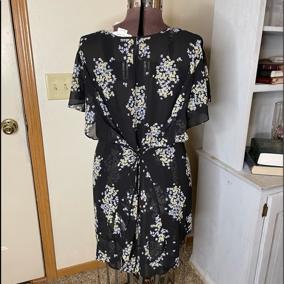 In Every Story Sheer floral midi dress 5X - Picture 2 of 7